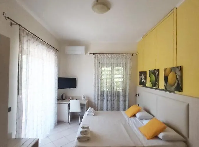 Oda ve Kahvaltı Soso 4*